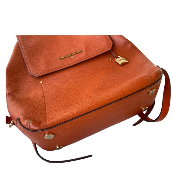 💫Michael Kors Hayes Backpack purse in burnt orange - Picture 5 of 9